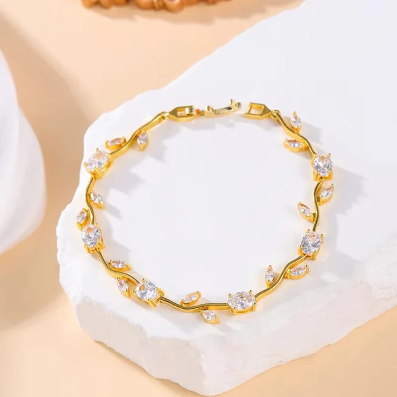 Korean Style White Flower Tulip Heart Bracelet