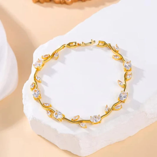 Korean Style White Flower Tulip Heart Bracelet